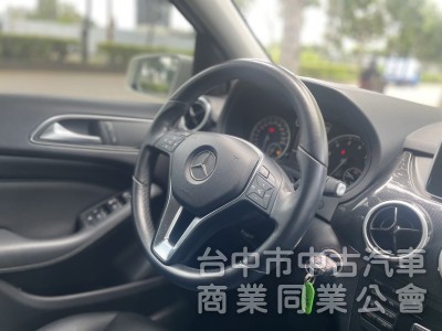 2013年 M-Benz B180 1.6T汽油渦輪 全新改款