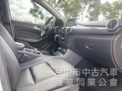 2013年 M-Benz B180 1.6T汽油渦輪 全新改款