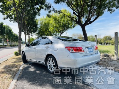 2011年出廠 LEXUS ES240 2.4 Navi版