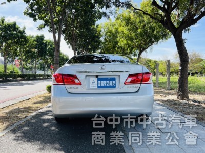 2011年出廠 LEXUS ES240 2.4 Navi版