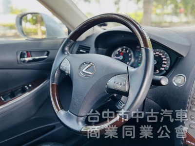 2011年出廠 LEXUS ES240 2.4 Navi版