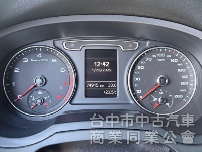 2014年式（2013年底出廠） AUDI Q3 2.0Tfsi Quattro智慧4驅