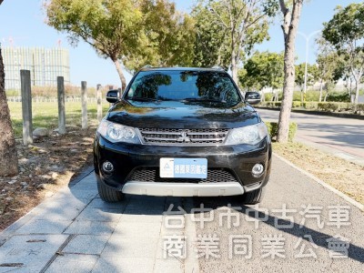 2011年式 三菱 Outlander 2.4 頂規  小改款