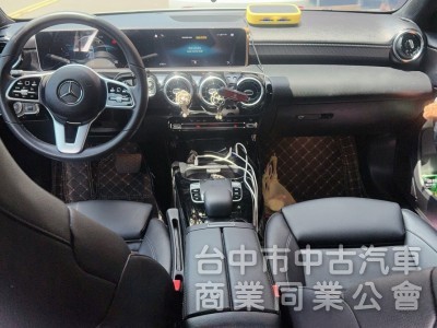 2018 BENZ A200 原版 認證  里程 8.5萬