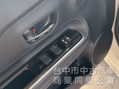 TOYOTA  PRIUS C 2016