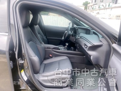 2020式 UX250h 豪華版 全速域自動跟車 車道維持置中 CarPlay 電熱椅 足踢電尾門