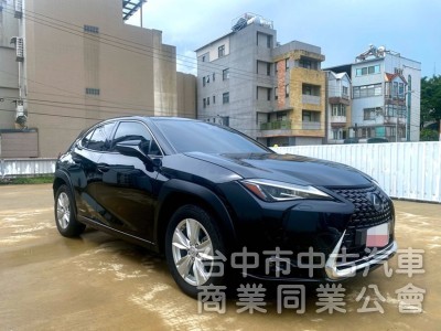 2020式 UX250h 豪華版 全速域自動跟車 車道維持置中 CarPlay 電熱椅 足踢電尾門