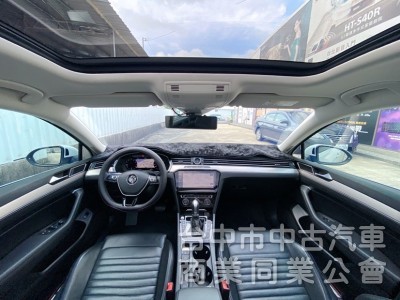 2019式 Passat Variant 330 R Line 超低里程 冷熱通風/按摩座椅 全景天窗 ACC自動跟車