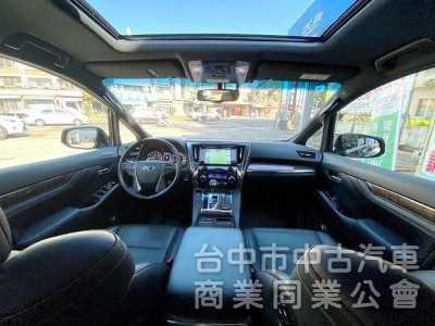 2019式 市場超低里程 僅跑2萬！新車車況 300匹大馬力 頭等艙尊榮Ottoman座椅