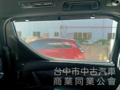 2019式 市場超低里程 僅跑2萬！新車車況 300匹大馬力 頭等艙尊榮Ottoman座椅