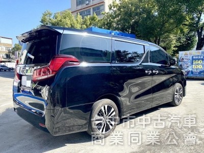 2019式 市場超低里程 僅跑2萬！新車車況 300匹大馬力 頭等艙尊榮Ottoman座椅