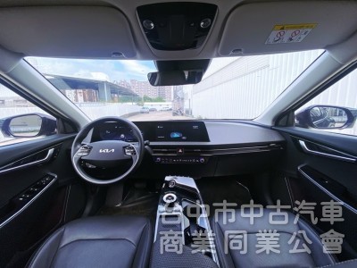 2022 Air增程版 續航高達560km！12.3吋全景曲面寬螢幕 遙控智慧停車輔助 全車原廠保固中！