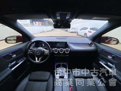 2022式 Benz GLA180 豪華版 全新大改款 23P全智慧駕駛 雙前電動椅 64氣氛燈 原廠保固中！