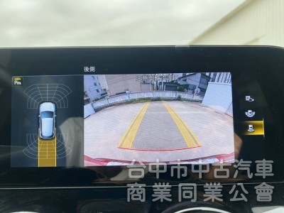 2022式 Benz GLA180 豪華版 全新大改款 23P全智慧駕駛 雙前電動椅 64氣氛燈 原廠保固中！