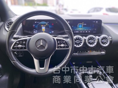 2022式 Benz GLA180 豪華版 全新大改款 23P全智慧駕駛 雙前電動椅 64氣氛燈 原廠保固中！