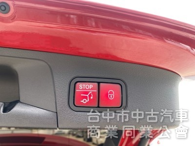 2022式 Benz GLA180 豪華版 全新大改款 23P全智慧駕駛 雙前電動椅 64氣氛燈 原廠保固中！