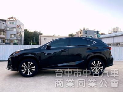 2021 NX200 全新改款運動版 超低里程 僅跑2萬 完全新車車況！選配360環景 電子式後視鏡