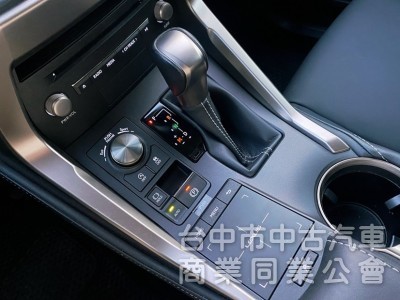 2021 NX200 全新改款運動版 超低里程 僅跑2萬 完全新車車況！選配360環景 電子式後視鏡