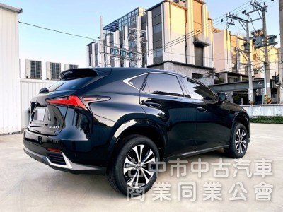 2021 NX200 全新改款運動版 超低里程 僅跑2萬 完全新車車況！選配360環景 電子式後視鏡