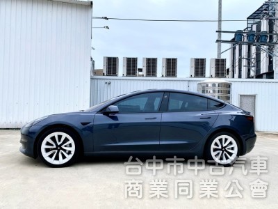 2022 LR 長程版 低里程 新式AMD晶片系統 新式CCS2 全車零件原廠保固中！