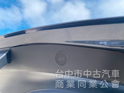 2022 LR 長程版 低里程 新式AMD晶片系統 新式CCS2 全車零件原廠保固中！