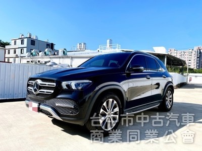 GLE450 4Matic 台灣賓士總代理 全程原廠保養 選配7人座 全套23P智慧駕駛 全景玻璃天窗