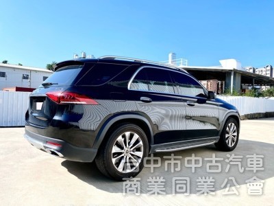 GLE450 4Matic 台灣賓士總代理 全程原廠保養 選配7人座 全套23P智慧駕駛 全景玻璃天窗