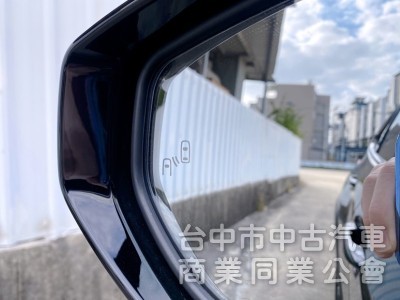 菁英Plus版 一手低里程 原漆原鈑件 免鑰匙摸門啟動 Level 2全智慧駕駛 CarPlay