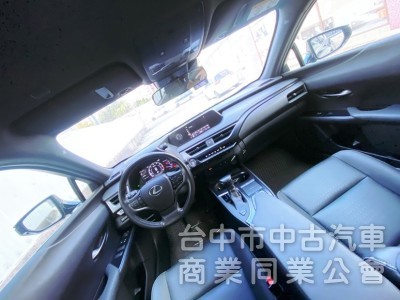 菁英Plus版 一手低里程 原漆原鈑件 免鑰匙摸門啟動 Level 2全智慧駕駛 CarPlay