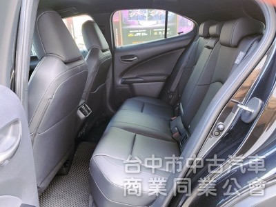 菁英Plus版 一手低里程 原漆原鈑件 免鑰匙摸門啟動 Level 2全智慧駕駛 CarPlay