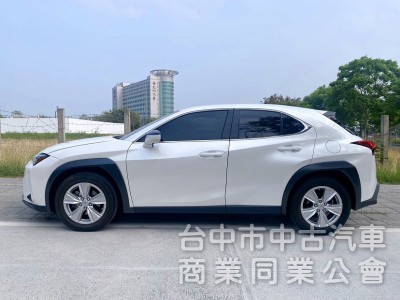 2020式 一手女用車庫車 全速域自動跟車 車道維持置中 CarPlay Auto電熱椅