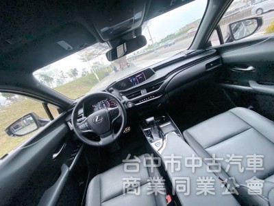 2020式 一手女用車庫車 全速域自動跟車 車道維持置中 CarPlay Auto電熱椅