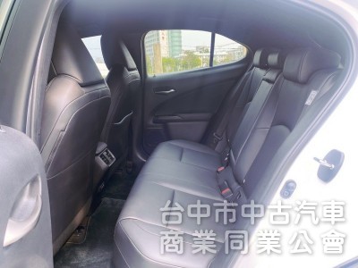 2020式 一手女用車庫車 全速域自動跟車 車道維持置中 CarPlay Auto電熱椅