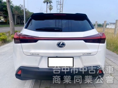 2020式 一手女用車庫車 全速域自動跟車 車道維持置中 CarPlay Auto電熱椅