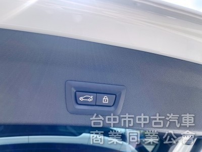 一手女用低里程 M Sport套件 全數位虛擬座艙 跑車化座椅 HK音響 手機數位鑰匙