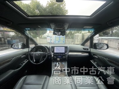 新價格！低里程 僅跑3萬 原漆原鈑件！四條輪胎皆已換新 3萬保養已做好 後尾門升級一鍵啟動