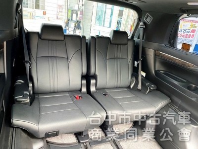 新價格！低里程 僅跑3萬 原漆原鈑件！四條輪胎皆已換新 3萬保養已做好 後尾門升級一鍵啟動