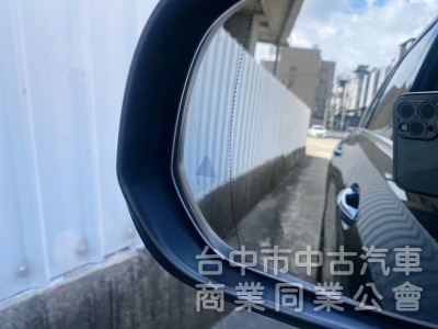 2021 GLE300d 4Matic 賓士總代理 豪華選配AMG勁黑內裝 全景天窗 柏林之音 23P全智慧駕駛