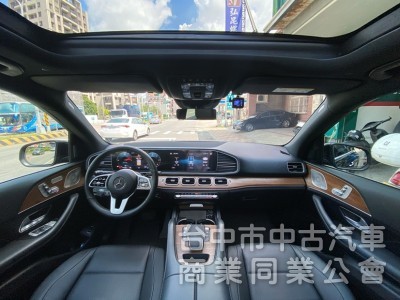 2021 GLE300d 4Matic 賓士總代理 豪華選配AMG勁黑內裝 全景天窗 柏林之音 23P全智慧駕駛