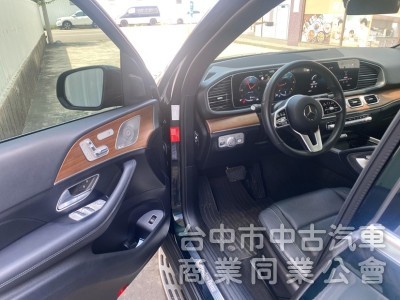 2021 GLE300d 4Matic 賓士總代理 豪華選配AMG勁黑內裝 全景天窗 柏林之音 23P全智慧駕駛