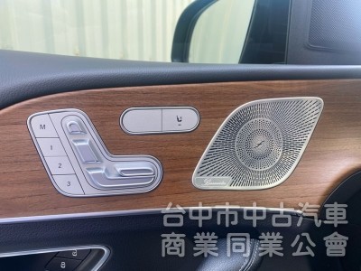2021 GLE300d 4Matic 賓士總代理 豪華選配AMG勁黑內裝 全景天窗 柏林之音 23P全智慧駕駛