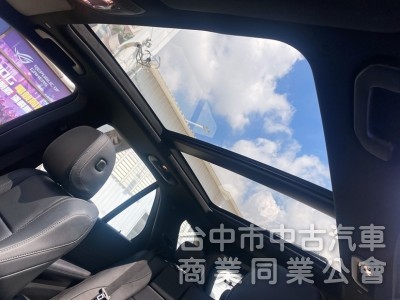 2021 GLE300d 4Matic 賓士總代理 豪華選配AMG勁黑內裝 全景天窗 柏林之音 23P全智慧駕駛