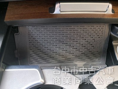 2021 GLE300d 4Matic 賓士總代理 豪華選配AMG勁黑內裝 全景天窗 柏林之音 23P全智慧駕駛