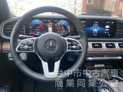 2021 GLE300d 4Matic 賓士總代理 豪華選配AMG勁黑內裝 全景天窗 柏林之音 23P全智慧駕駛