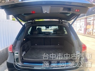 2021 GLE300d 4Matic 賓士總代理 豪華選配AMG勁黑內裝 全景天窗 柏林之音 23P全智慧駕駛
