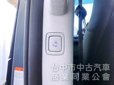 2024 Staria GLD-C 頂級8人座 數位儀錶 雙電動滑門 全速域自動跟車 6氣囊 原廠保固中！