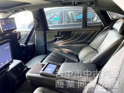 LS500 旗艦版  雙渦輪 後座電視影音 氣動按摩座椅 20吋鍍鉻霧黑鋁