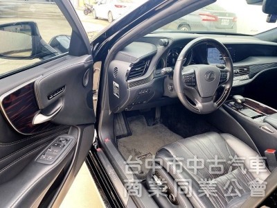 LS500 旗艦版  雙渦輪 後座電視影音 氣動按摩座椅 20吋鍍鉻霧黑鋁