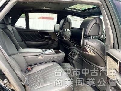 LS500 旗艦版  雙渦輪 後座電視影音 氣動按摩座椅 20吋鍍鉻霧黑鋁