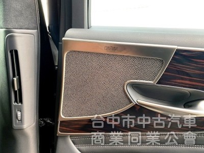 LS500 旗艦版  雙渦輪 後座電視影音 氣動按摩座椅 20吋鍍鉻霧黑鋁